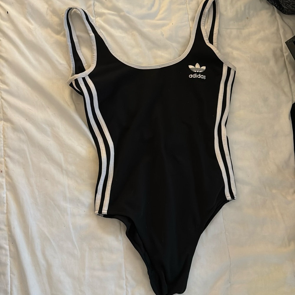 Adidas bodysuit M